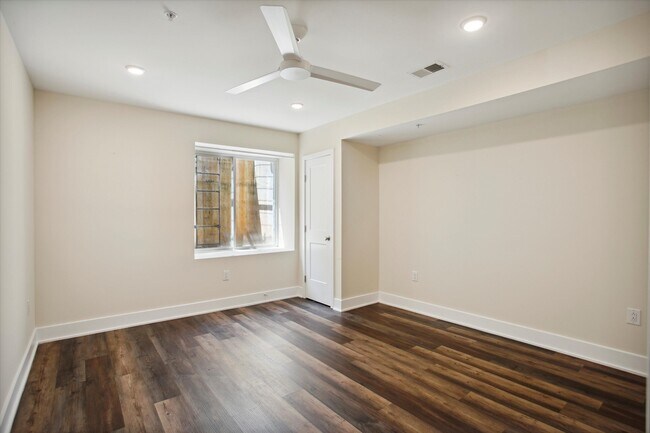 Building Photo - 1807 N Bouvier St