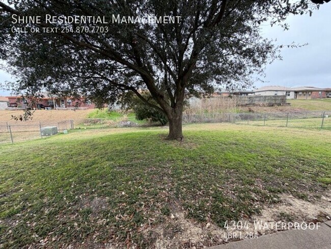 Building Photo - 4304 Waterproof-