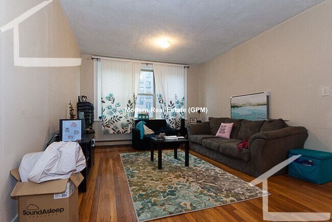 Building Photo - Check out this 2 bed 1 bath in Brighton...