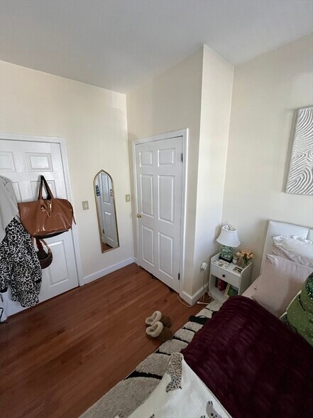 Building Photo - 39 A St