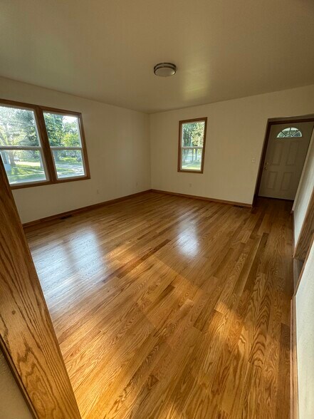 Building Photo - 420 Ridgeland Ave