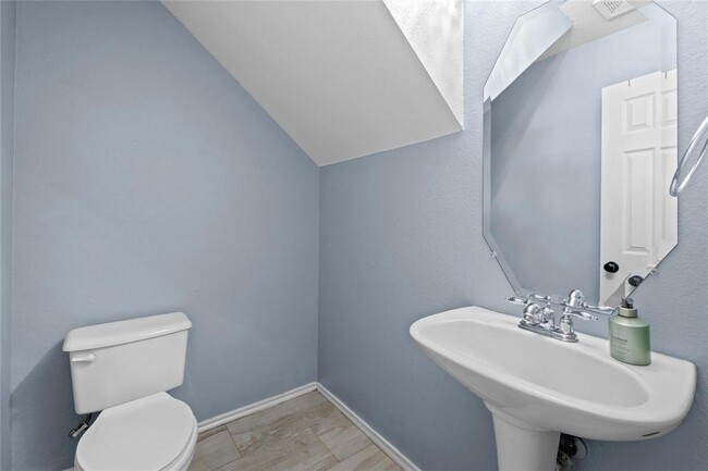 Building Photo - 11 White Magnolia Cir