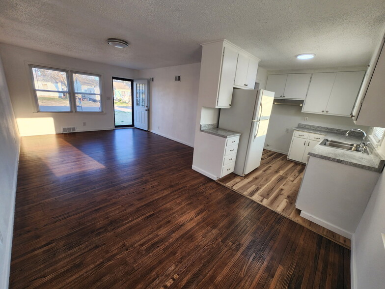 Building Photo - 1645 SW Oklahoma Ave