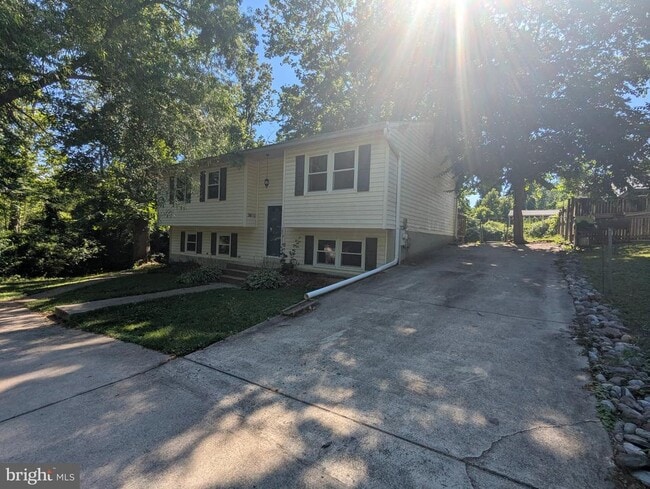 Building Photo - 3813 Oak St
