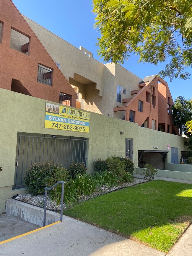 Primary Photo - Sylvan Apartments