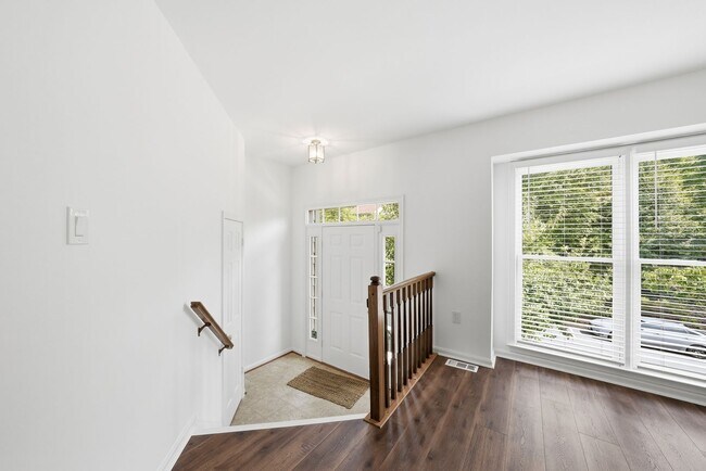 Building Photo - 46733 Woodmint Terrace