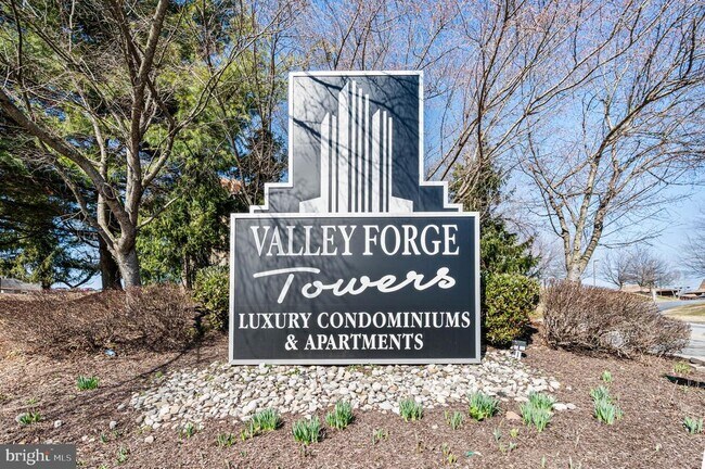 Building Photo - 11208 Valley Forge Cir