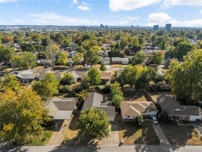 Building Photo - Beautifully Renovated 3-Bed, 2-Bath Home i...