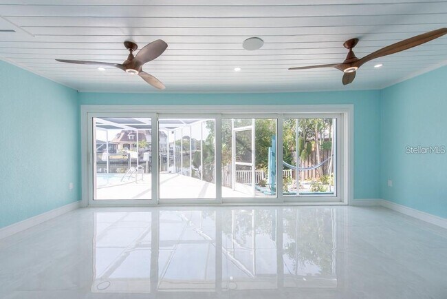 Building Photo - 4643 Bay Crest Dr
