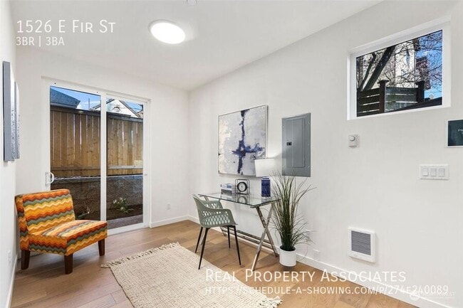 Building Photo - 1526 E Fir St