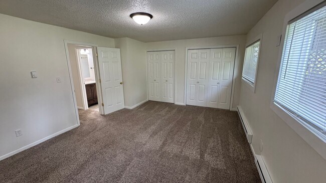 Building Photo - 608 Duplex