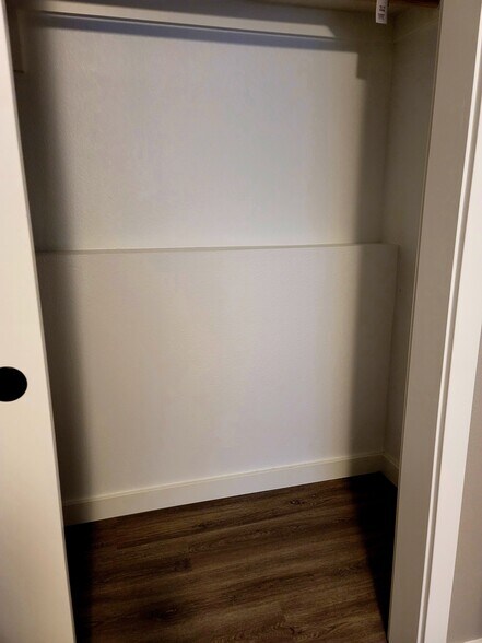 Building Photo - 6640 N Amherst St