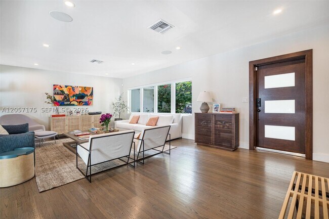 Building Photo - 510 Bargello Ave