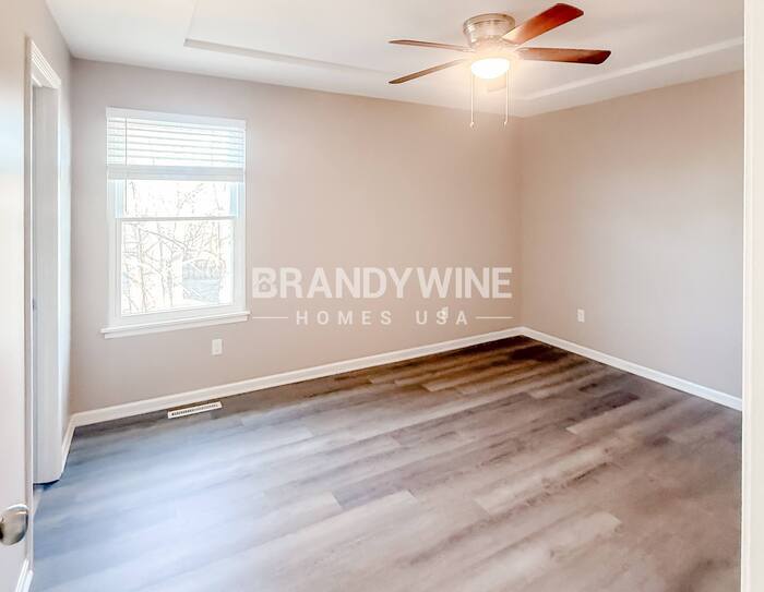 Building Photo - 918 SE Kingscross Rd