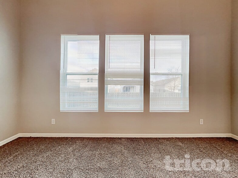 Building Photo - 2318 Shadow Bend Dr