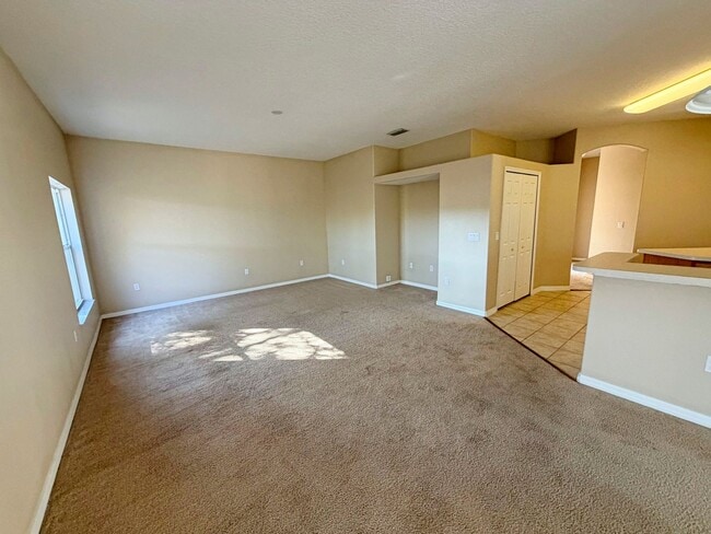 Building Photo - Spacious 3-bedroom, 2-bathroom home offering 2,362 square feet of living space with a desirable o...
