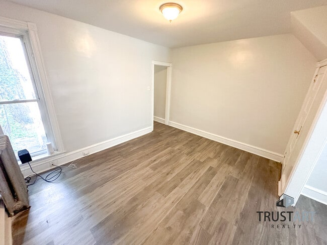 Building Photo - 3 Bedroom townhome in Olney-Oak Lane, Phil...