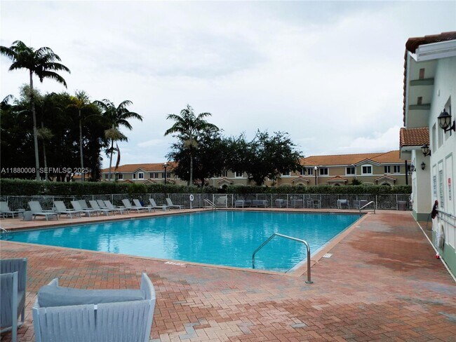 Building Photo - 2363 SE 11th St