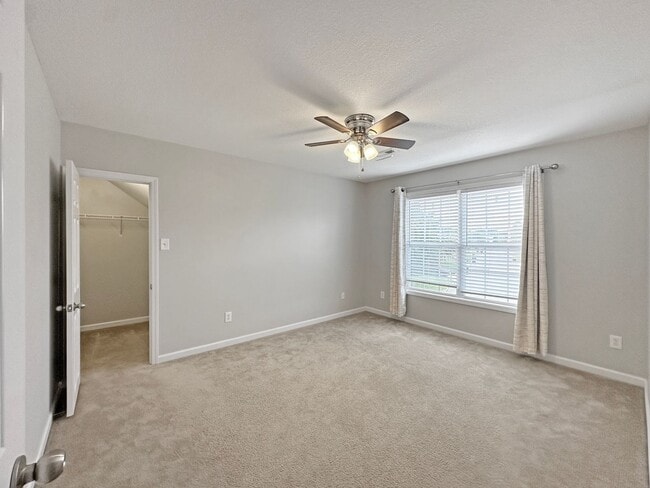 Building Photo - Charming Karns, 3-4 bedroom Home on Quiet ...