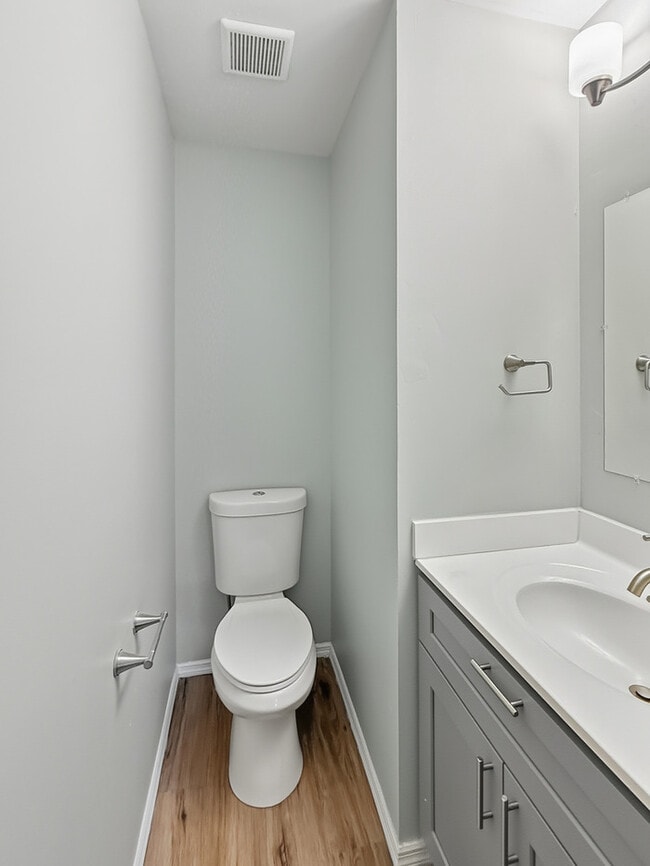 Building Photo - Town Home