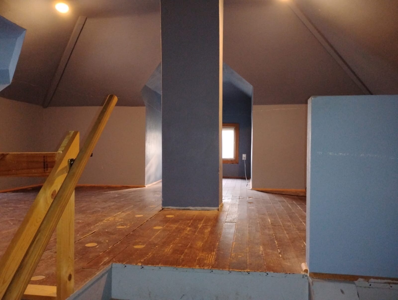 Building Photo - 818 4th Ave N