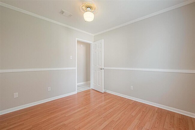 Building Photo - 6419 New World Dr