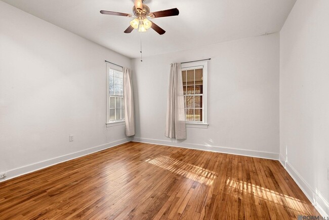 Building Photo - 4621 Sweetbriar St