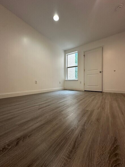 Building Photo - 1937 N Gratz St