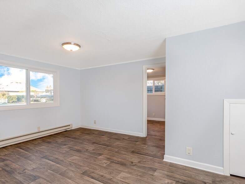Building Photo - 540 SE 151st Ave