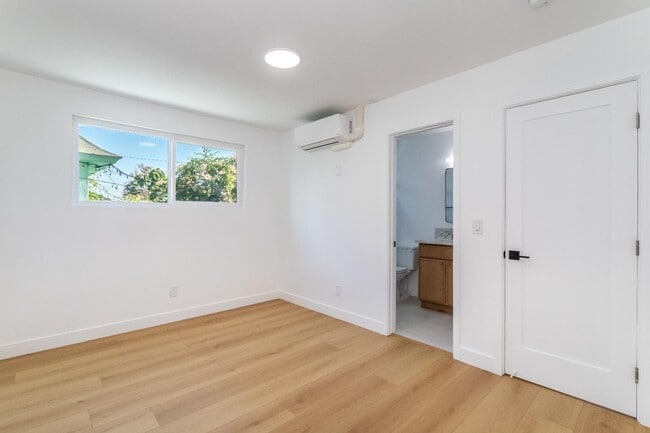 Building Photo - 713 New Depot St