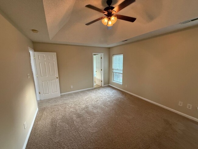 Building Photo - Cute Home in Great North Charlotte Community