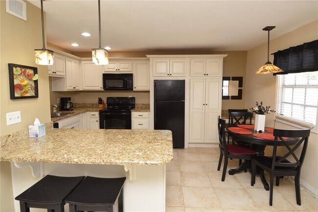 Building Photo - 5245 Coquina Key Dr SE