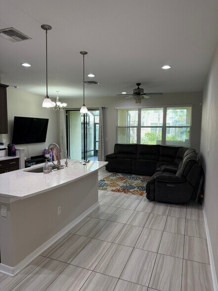 Building Photo - 30086 Southwell Ln