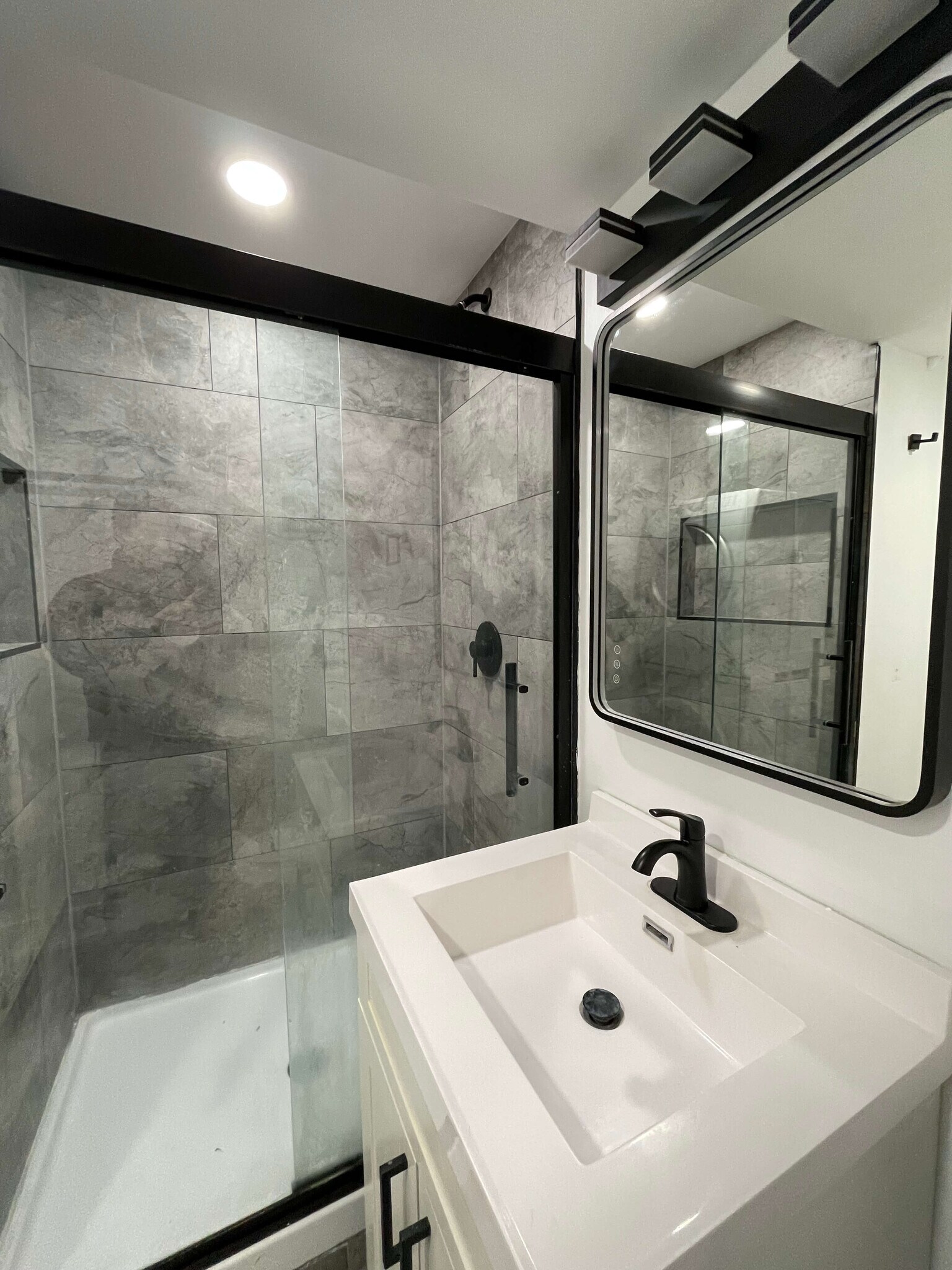 Building Photo - 1829 S Kedzie Ave