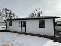 Building Photo - 406 E Sycamore St