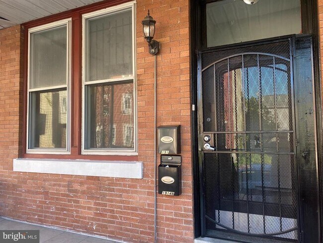 Building Photo - 1914 W Berks St