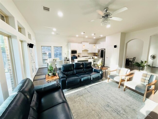 Building Photo - 2507 Elmwood Trl