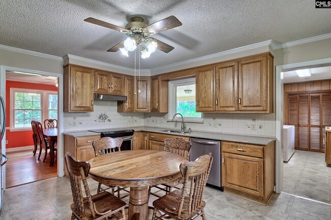 Building Photo - 221 Crooked Creek Rd
