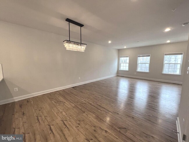 Building Photo - 1286 Orchid Rd