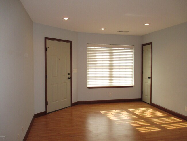 Building Photo - 2901 S Jackson Ave