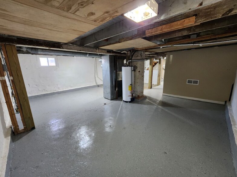 Building Photo - 4425 16th Ave