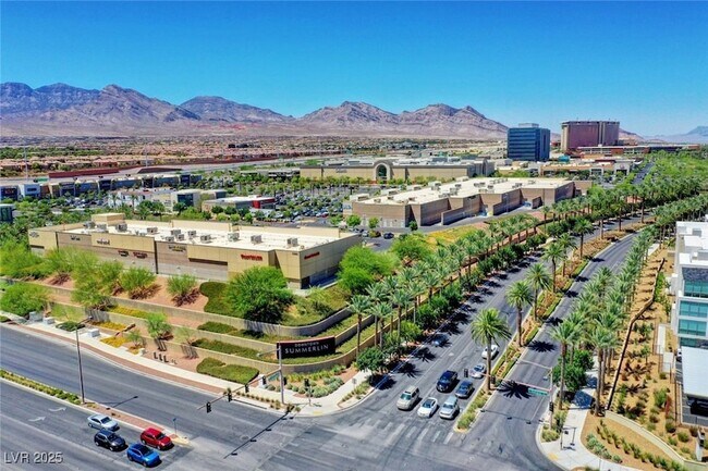 Building Photo - 1441 Iron Springs Dr
