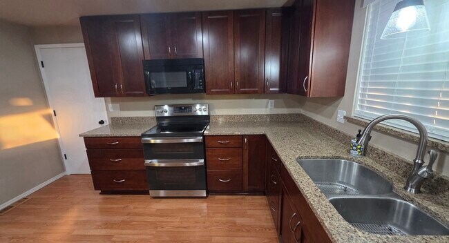 Building Photo - 3268 Beatty Cir