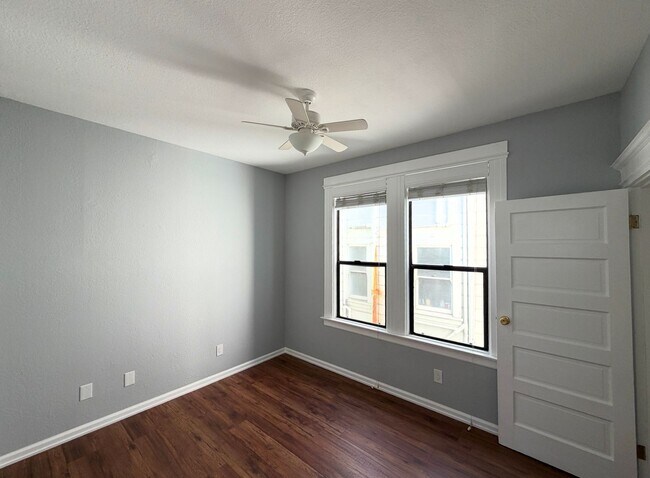 Building Photo - 1221-1225 Folsom Street