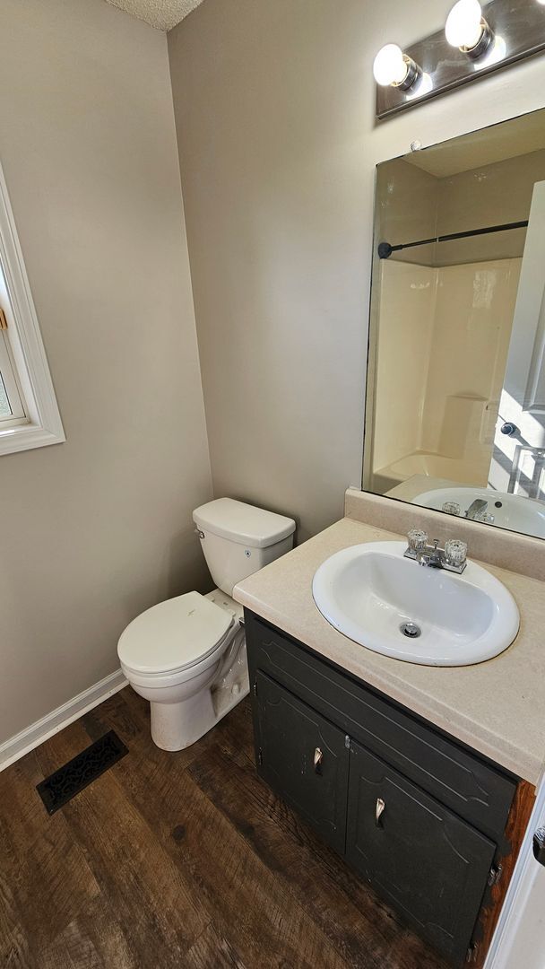 Building Photo - 938 Lindsey Dr