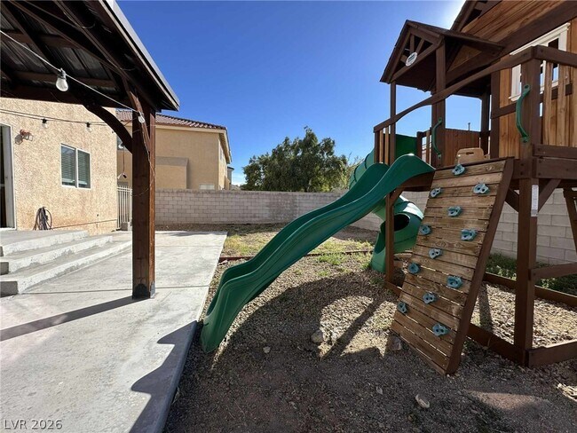 Building Photo - 10679 Timber Stand St