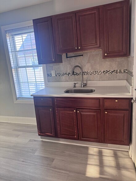 Building Photo - 36 John St