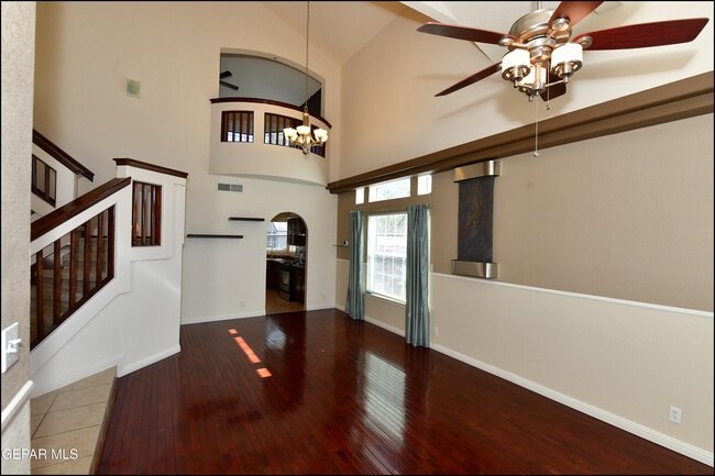 Building Photo - 7301 Corona Del Sol Dr