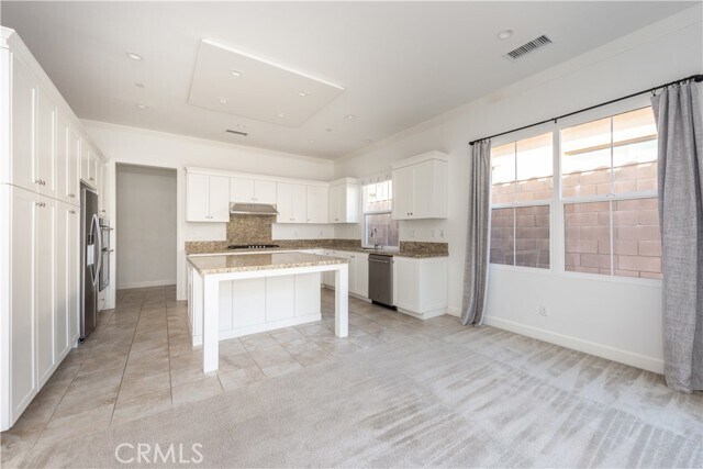 Building Photo - 68 Meander