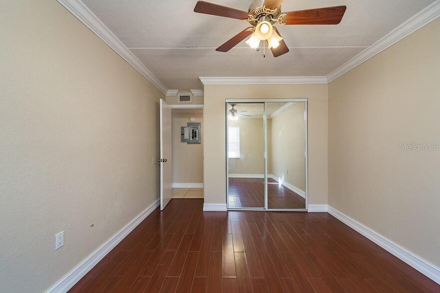 Building Photo - 5221 Bayshore Blvd